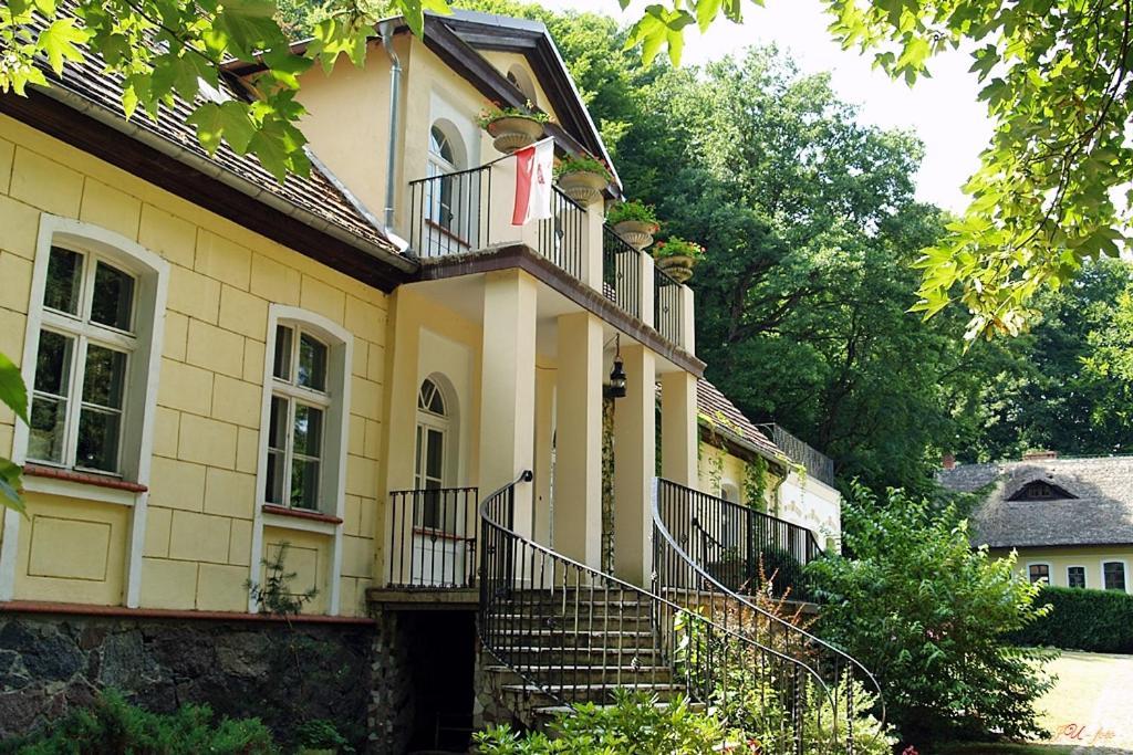 Hotel Cichy Dwor Manowo Exteriér fotografie