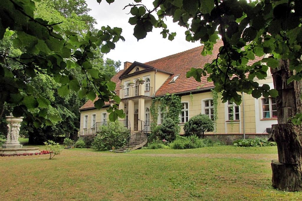Hotel Cichy Dwor Manowo Exteriér fotografie